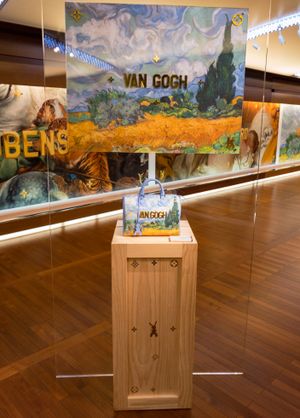 제프 쿤스와 협업으로 제작된 반 고흐 핸드백