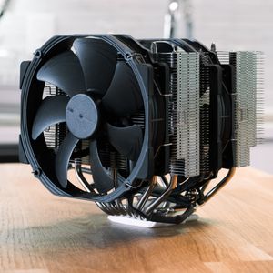 14cm 팬 2개를 탑재한 CPU 쿨러