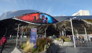 버밍엄 뉴 스트리트 역에서 2017년 10월에 촬영된 영화 광고