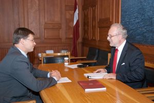 레비츠는 2012년 라트비아 총리 발디스 돔브로브스키스와 유럽 연합 사법 재판소 판사 자격으로 만났다.