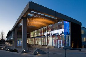 보건 과학 학부가 있는 블루슨 홀