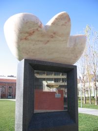 리스본에 있는 보르헤스 기념비