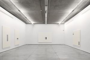 2014/15년 개리 타틴시안 갤러리에서 열린 이우환 개인전