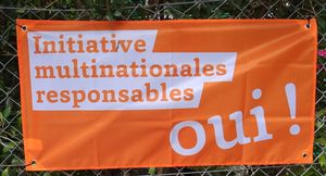 책임 있는 기업 이니셔티브를 지지하는 깃발(프랑스어).