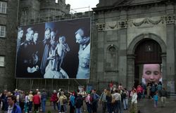 「공현제」(동방 박사의 경배) (킬케니 예술제2001년, 멕시코 시티 역사 지구)