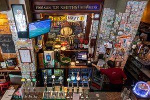 아일랜드 더블린 T.P. Smith's Pub의 바 카운터