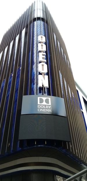 런던의 Odeon Luxe West End 극장. 영화의 2024년 돌비 시네마 리마스터가 초연되었다