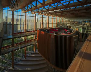 새 학생회관 내부는 학생들이 휴식을 취하고 공부할 수 있는 "새 둥지"를 포함하고 있다.