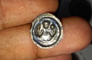 중세 유럽 브락테아테(은화)의 뒷면