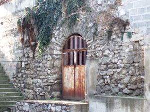 라굼 중 하나의 입구