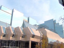 슬라비야 광장 근처 세르비아 국립은행 건물