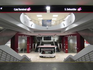 리스본 움베르토 델가도 공항의 리스본 지하철역