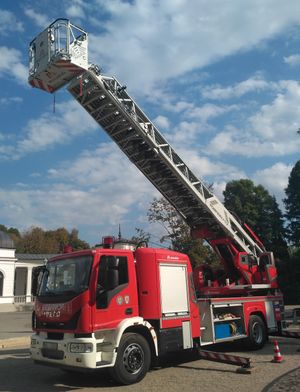 루마니아 비상사태 총감찰부에서 사용하는 이베코(Iveco) 턴테이블 사다리