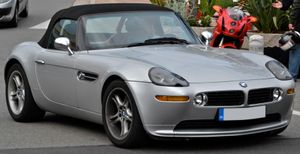 BMW Z8(사진 속 차량)가 출시되기 몇 달 전에 촬영이 진행되었다.