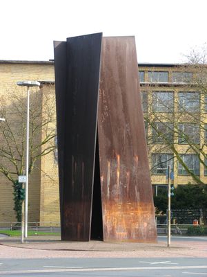 조각가 리처드 세라의 "터미널"