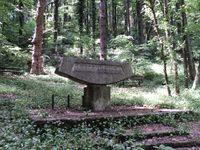 1937년 크로아티아 공산당 창립 장소에 세워진 아닌돌 기념비.