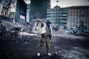 퍼포먼스 "예술가-전투가"