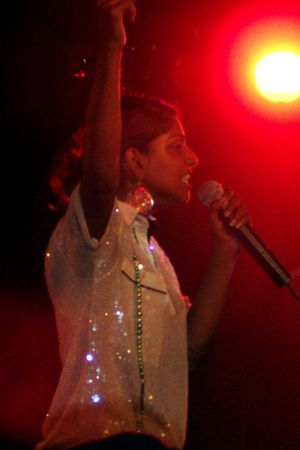 2006년 2월 멜버른에서 공연하는 M.I.A.