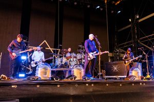 2019년 록 암 링에서 공연하는 스매싱 펌킨스