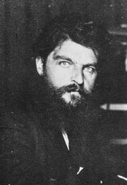 니콜라 봄바치는 이탈리아 사회당의 서기이자 혁명적 분파의 지도자였다.