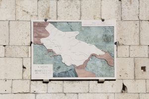 산타 소피아 교회 탑에 있는 베네벤토 공국 지도