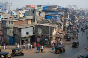 뭄바이의 다라비 빈민가에는 100만 명의 주민이 거주하고 있다.