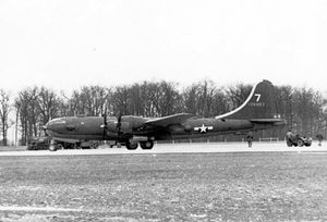 YB-29-BW (41-36954)