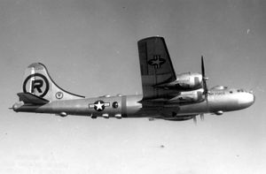 B-29A-70-BN (44-62305)기수 상부 후방의 포탑이 대형 4연장 포탑으로 바뀐 block 40 A 후기형
