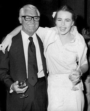 캐리 그랜트와 마고 헤밍웨이, 1976년