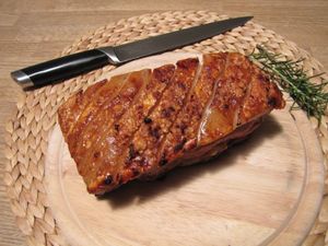 돼지 삼겹살 구이. 오스트리아의 바이에른 요리인 반멜.