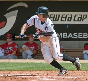 2008년 레이크 엘시노어 스톰에서 번트하는 소가드