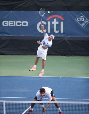 마르셀루 멜루와 우카시 쿠보트가 2017년 시티 오픈에서