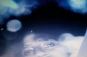 보어홀 아래로 내려진 비디오 카메라가 촬영한 첫 번째 이미지