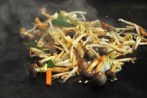 볶은 숙주나물과 버섯