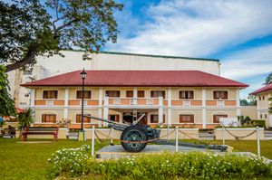 바타크에 있는 아르테미오 리카르테 기념관, 일로코스노르테