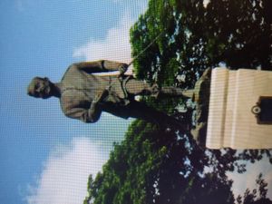 아르테미오 리카르테의 동상