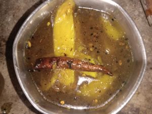 망고로 만든 달콤하고 매콤한 피클, 인도 서벵골
