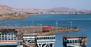 투르크멘바시 항구의 카스피해