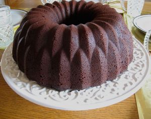 초콜릿 사워크림 번트 케이크