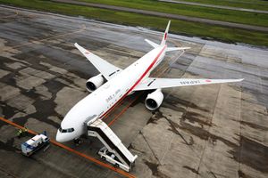 2018년 주차된 일본 공군 1호기 (보잉 777)