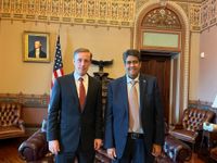 2022년 제이크 설리번 국가안보보좌관 (왼쪽)과 함께