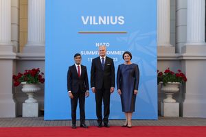 리투아니아 대통령 기타나스 나우세다와 영부인이 리시 수낙 영국 총리를 만났습니다.