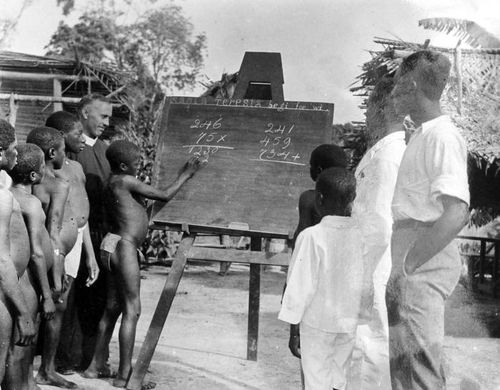 성 테레사, 우리를 위해 기도해 주세요}}가 적혀 있다.