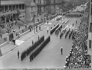 매쿼리 가의 국회의사당에서 조지 6세 선포