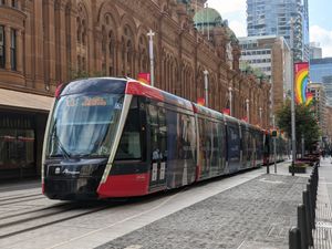 경전철 on 조지 스트리트