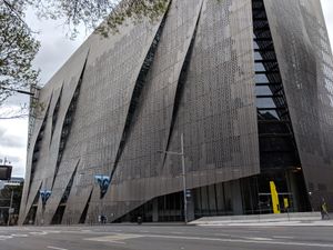 공학 및 IT 학부 건물