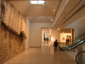 에스컬레이터의 현대 미술 공간 - 바이센테니얼 윙 (2014)