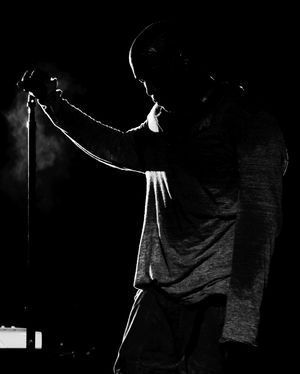 거버너스 볼 뮤직 페스티벌에서 공연중인 카니예 웨스트.