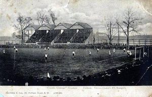 아치볼드 레이치가 1904-5년에 재설계하기 전 스티븐지 로드의 '래빗 허치' 스탠드