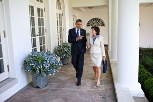 2011년 뉴욕 제26선거구 선거에서 당선된 후 버락 오바마 대통령과 함께 있는 호컬